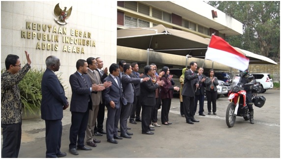 Pengendara Motor Keliling Dunia Asal Indonesia Sambangi Ethiopia